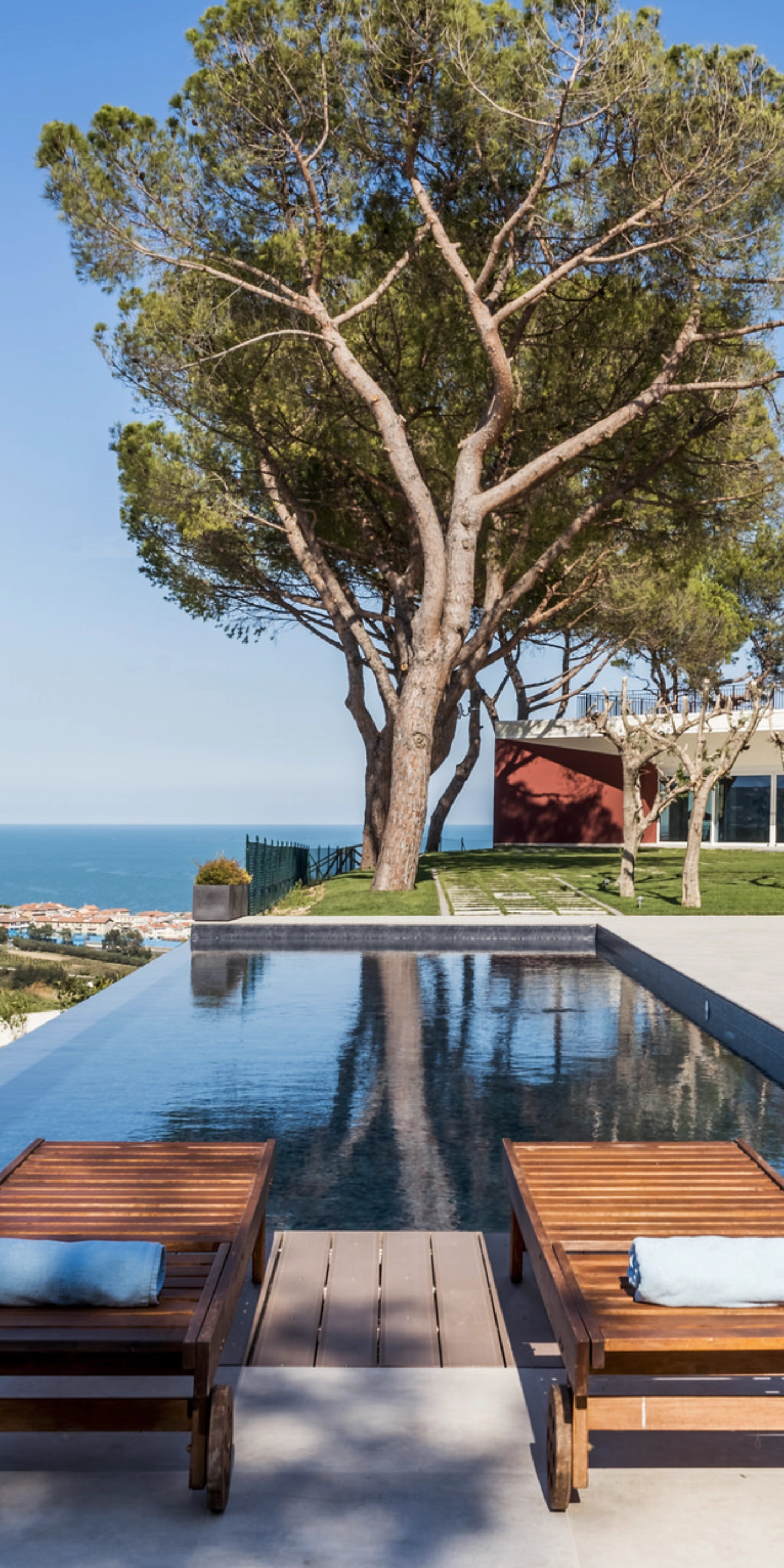 Common Areas mobile background 3